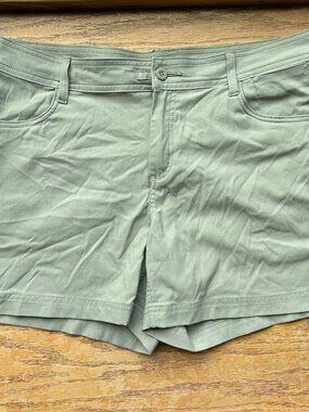 prAna Halle Short II Standard Fit Hiking Shorts Sz 14 Sage Green 5” inseam
